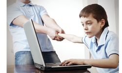 Teknolojinin Gelişimi Duruş Bozukluklarını Arttırdı