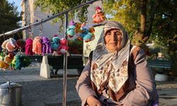 Deprem korkusu ve kanser hastalığını, amigurumi yaparak unutmaya çalışıyor