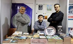 Elazığ’da Üç Kuşak Yazar, Kitap Fuarında Aynı Stantta Buluştu