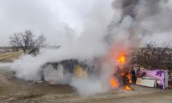 Elazığ’da Odunluk Deposunda Yangın