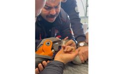 Parmağı Çelik Küllüğe Sıkışan Bebeğin İmdadına İtfaiye Yetişti