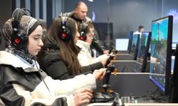 Elazığ Belediyesi E-Spor Merkezi, Ücretsiz Uçuş Simülasyonu Deneyimi İmkanı Sunuyor