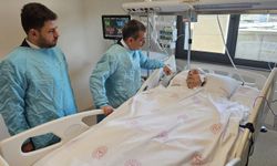 Keleş, Tedavi Gören Sanatçı Şekeroğlu’nu Hastanede Ziyaret Etti