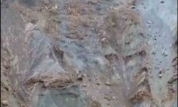 Elazığ'da heyelan anı kamerada