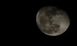 Elazığ'da şişkin ay mest etti