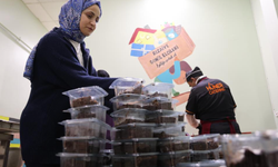 Gönüllüler El Ele Verdi Her Gün 250 İhtiyaç Sahibine İftar Hazırlıyor