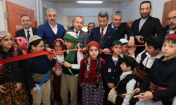 Şair Hayri İlkokulu’nda Yenilenen Kütüphane Hizmete Sunuldu