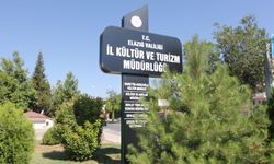 İzmir Devlet Tiyatrosu’ndan “Kaçaklar” Nurettin Ardıçoğlu Kültür Merkezi’nde Sahnelenecek