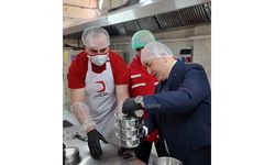 Hatipoğlu’ndan Kızılay Aşevine Ziyaret: “Her Tabakta Dayanışma Var”