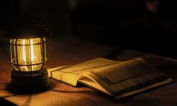 Bin Aydan Daha Hayırlı Gece: Kadir Gecesi Pazartesi İdrak Edilecek