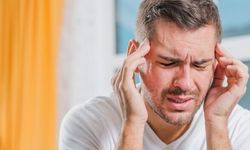 Geçmeyen Baş Ağrısına Dikkat: Beyin Tümörünün İlk Sinyali Olabilir