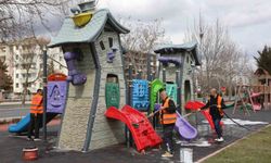 Elazığ'da Çocuk Oyun Alanları Temizlendi