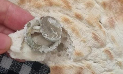 Ekmeğin İçerisinden Bozuk Para Halkası Çıktı