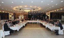 Palu’da Ramazan Buluşması: Vali Hatipoğlu Protokolle İftar Programına Katıldı