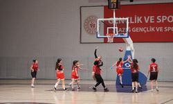 Okul Sporlarında 918 Sporcu Mücadele Etti