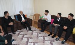 Vali Hatipoğlu Öğrencilerin İftar Sofrasına Konuk Oldu