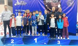 Elazığlı Badmintonculardan Türkiye Derecesi