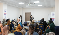 "Dijital Medyada Güvenli Aileler" Semineri