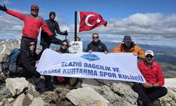 Elazığ'ın En Yüksek Zirvesinde Anlamlı 19 Mayıs Tırmanışı