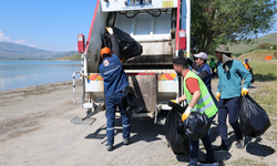 Hazar Gölü’nde 12 Ton Atık Toplandı