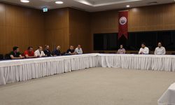 Fethi Sekin Şehir Hastanesi’nde Cerrahi Klinikler İçin Değerlendirme Toplantısı Yapıldı