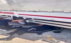 Teker Arasına Giren Kedi Ekipler Tarafından Çıkartıldı