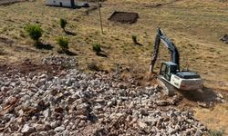 Çataklı Köyü’nde İstinat Duvarı Çalışmaları Sürüyor