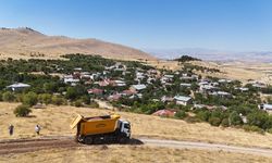 Pirinççi Köyü’nde Yol ve Çevre Düzenleme Çalışmaları Sürüyor