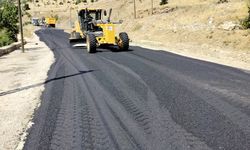 Üçocak Beldesi'nde Asfalt Mesaisi Sürüyor