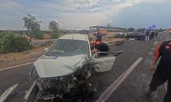Hankendi’de Trafik Kazası: Araçta Sıkışan 2 Kişi Kurtarıldı