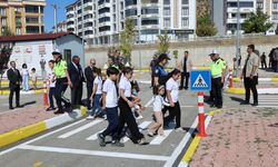 Vali Hatipoğlu Miniklerle Trafik Eğitiminde