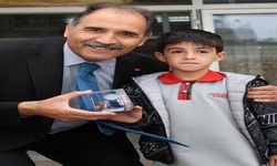 Bayrak Sevgisiyle Herkese Örnek Oldu