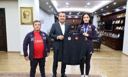 Avrupa’dan Madalyayla Dönen Gizem Özer’e Tebrik