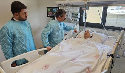 Keleş, Tedavi Gören Sanatçı Şekeroğlu’nu Hastanede Ziyaret Etti