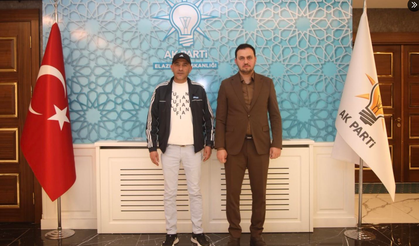 Elazığ Bülten Gazetesi İmtiyaz Sahibi Ersin Çelik, AK Parti Elazığ İl Başkanı Sencer Selmanoğlu’nu ziyaret etti.