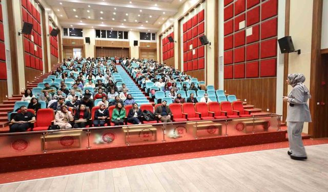 Elazığ’da Geleceğin Hemşirelerine Oryantasyon Eğitimi Verildi