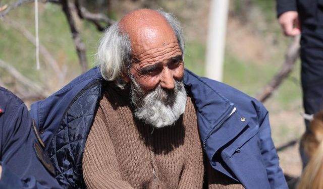 Ambulansa Binerken ’Çizmelerim Çıkarayım Mı’ Sözüyle Gönülleri Fethetti, Hayatından Dram Çıktı