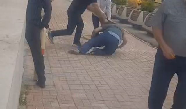Elazığ’da Adliye Önünde Gruplar Birbirine Girdi