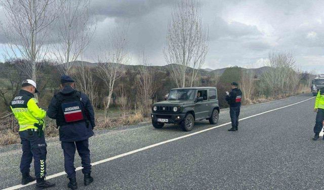 Elazığ’da Jandarmadan Huzur Ve Güven Uygulaması: 18 Şahıs Yakalandı
