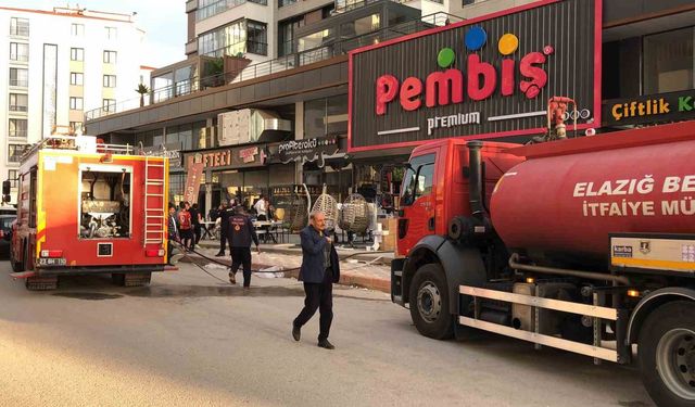 Elazığ’daki iş yeri yangını paniğe neden oldu