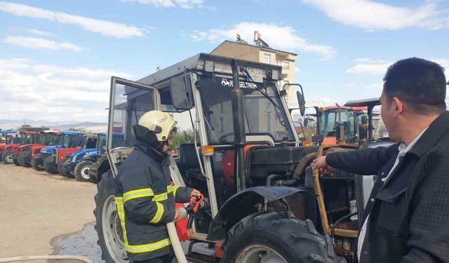 Kovancılar’da Seyir Halindeki Traktör Alev Aldı