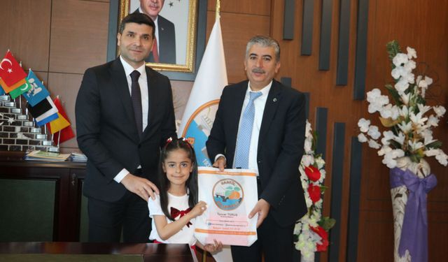 Başkan Turus, 23 Nisan’da Makamını Geleceğin Temsilcilerine Emanet Etti