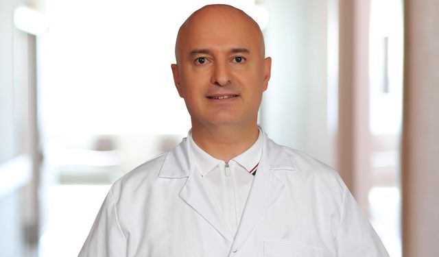 "Cilt Kanserinden Korunmak İçin Güneşe Karşı Gerekli Önlemi Alın"