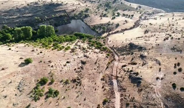 Elazığ Valisi Devreye Girdi: 40 Yıllık Yol Sorunu Çözüldü