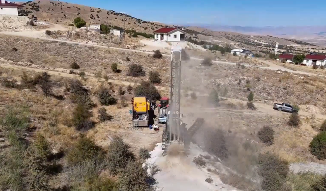 Elazığ İl Özel İdaresi’nden Balpınar’a Yeni Su Kaynağı