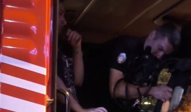 Elazığ’da Asansörde Mahsur Kalan Astım Hastası Öğrencilere İtfaiyeden Oksijen Tüpüyle Destek