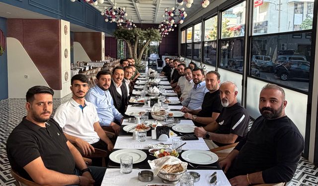 Elazığspor Yönetimi, Batman Petrolspor Kurmaylarını Maç Öncesinde Yemekte Ağırladı