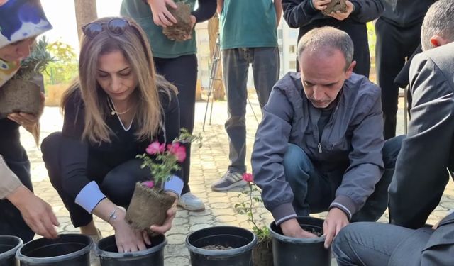 Öğrenciler “Bir Hobim Olsun” Projesiyle Bitki Yetiştirmeyi Öğreniyor