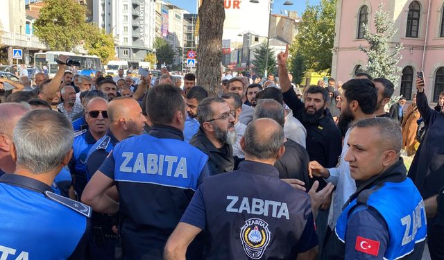 Elazığ'da İzinsiz Yürüyüş