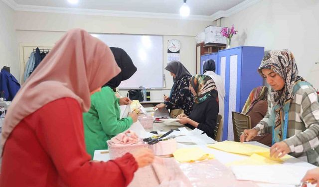 Elazığ’da Kadınlardan Giyim Ve Üretim Teknolojisi Kursuna Yoğun İlgi